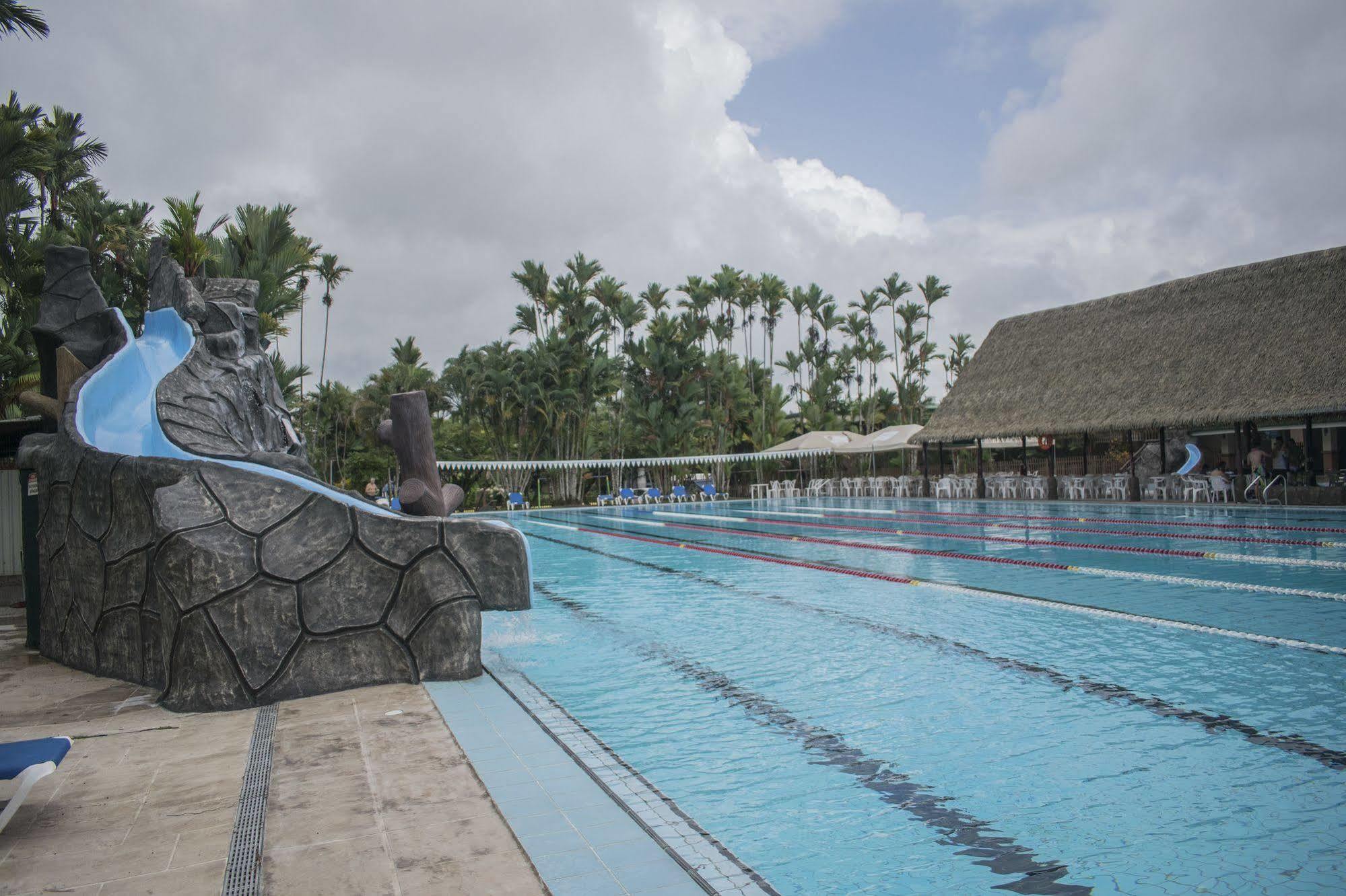 Hotel Suerre Guápiles Eksteriør billede